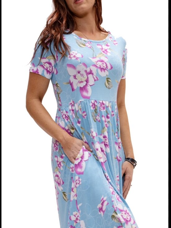 Viishow Dresses & Skirts - Viishow Light Blue Floral Maxi Dress with Short Sleeves Size Large